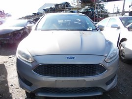 2016 Ford Focus SE Gold 2.0L AT #F24560